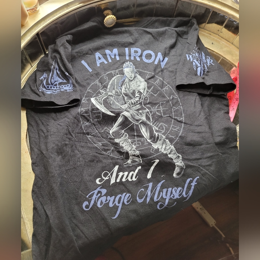 Warrior XII viking shieldmaiden shirt sz medium